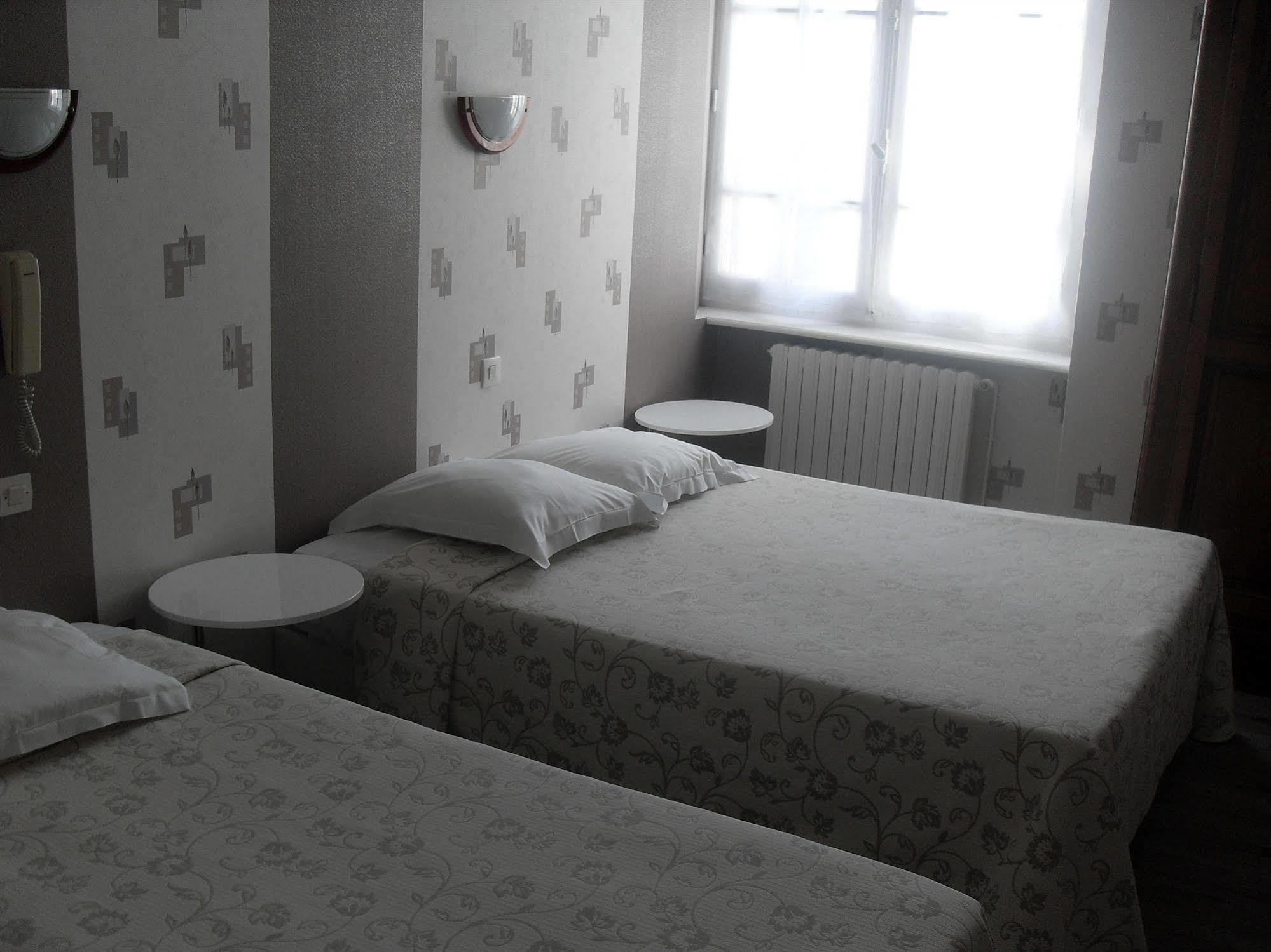 Hotel Restaurant Bocher プルバスラネック エクステリア 写真